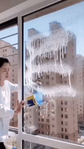 CRYSTAL CLEAN™– Limpiavidrios Magnético Triangular de Alta Precisión.