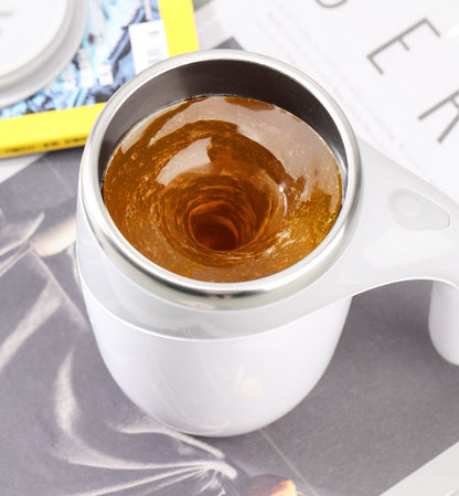 TAZA USB BATIDORA MAGNÉTICA™ 380ML – DISEÑO ELEGANTE EN CAFÉ Y BLANCO.